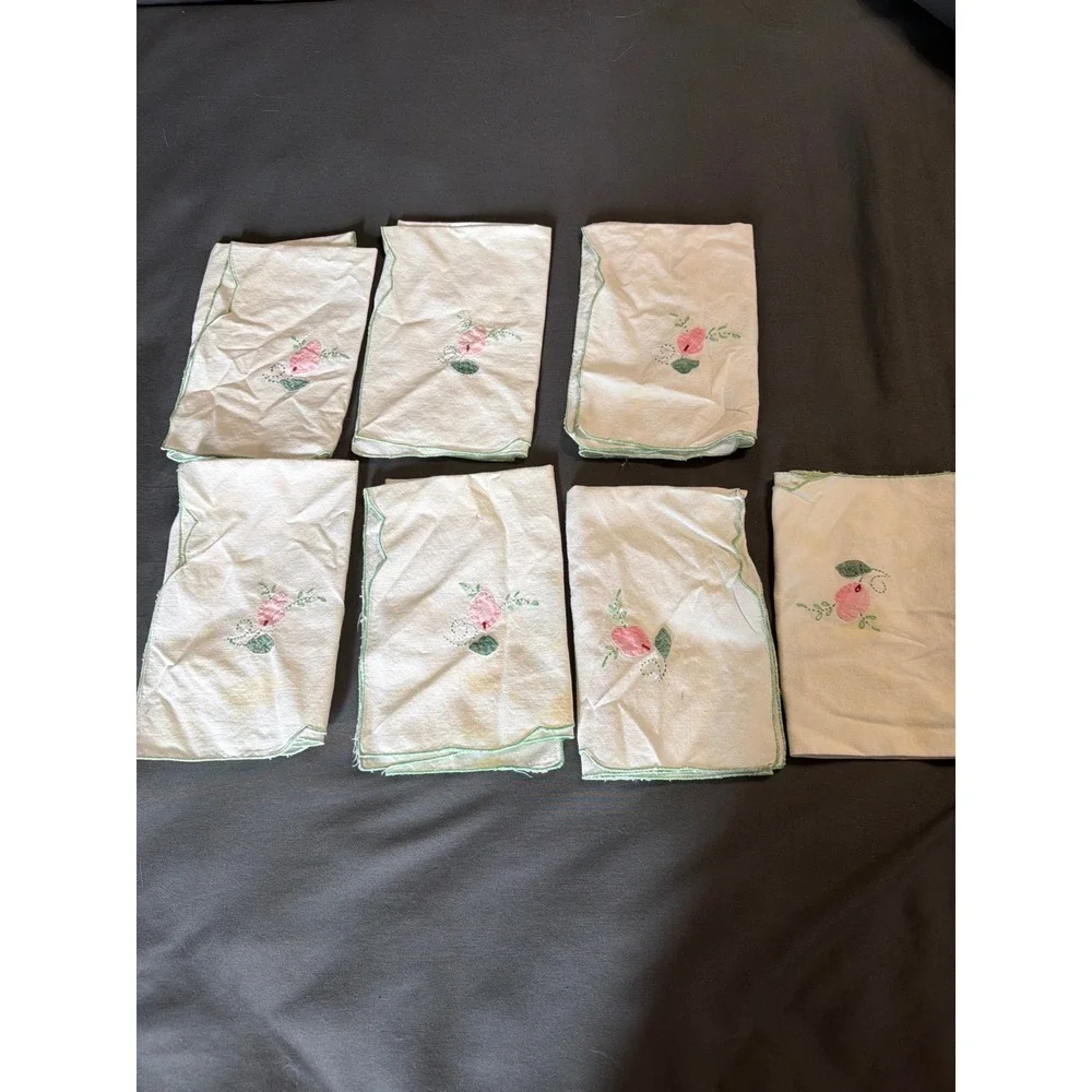 Vintage Hand Embroidered Floral Napkins Set of 7 White Green Scalloped Edge 14in